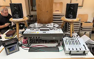 Holger Siedler am Lötkolben