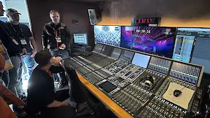 Gruppe 1 im Audio- Ü-Wagen (Foto: Daniel Meyer)