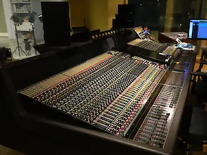 Die 60-kanalige Neve-Konsole